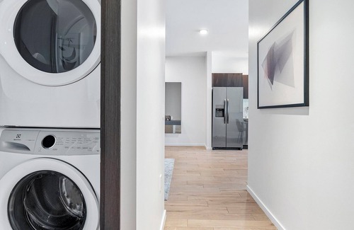 Downtown Miami Apartment | MVR - 3BR Retreat Above Downtown Miami