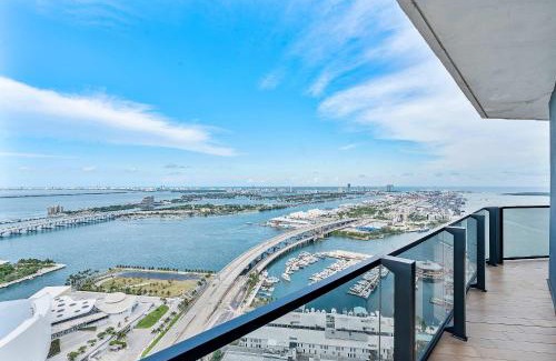 Downtown Miami Apartment | MVR Epic Views & Resort Pool for Perfection