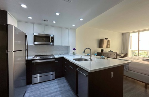 Coconut Grove Apartment | MVR-Kitchens Built for Long Stays and Comfort