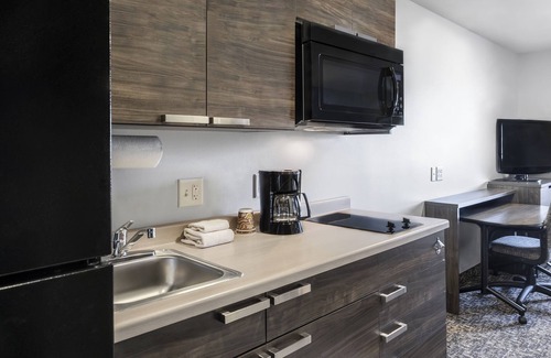Ashwaubenon Hotel | My Place Hotel - Green Bay