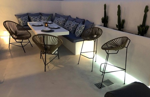 Platis Gialos House | Mykonian Mews H2 mini-villa 1 bedroom/1.5 bath/outdoor shower