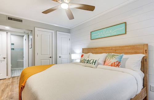 Briarcliffe Acres Condo | Myrtle Beach Condo w/5 Pools: Steps to Shore!