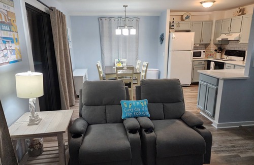 Myrtle Beach Condo | Myrtle Beach, Ocean View, Newly Remodeled 2 BR, 2 Bath ~ Also own VRBO 1298906