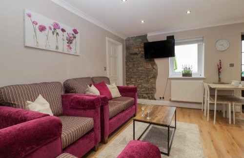 Nantgarw House | Myrtle Cottage