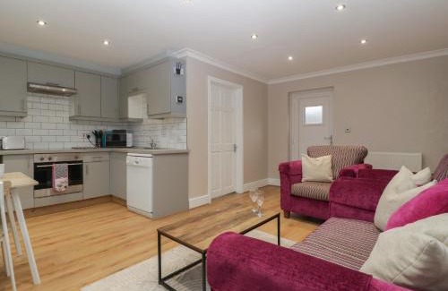 Nantgarw House | Myrtle Cottage