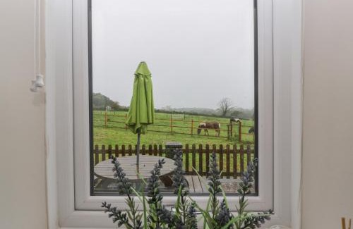 Nantgarw House | Myrtle Cottage
