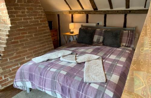 Dickleburgh House | Myrtle cottage