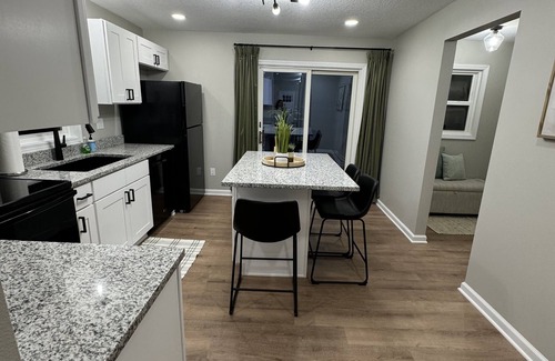 Creston House | Myrtle Lane home, nestled just minutes away from downtown! Newly remodeled