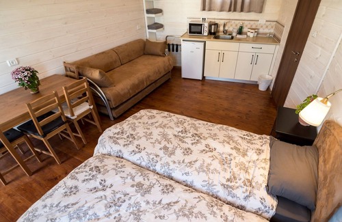 Artists Colony House | Myrtle the Turtle veranda unit