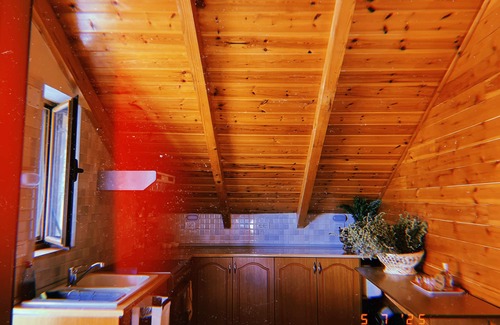 Albania House | n“Cozy Mountain Attic Near Përmet – Sleeps 8 with Epic Views!”