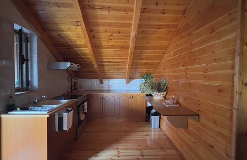 Albania House | n“Cozy Mountain Attic Near Përmet – Sleeps 8 with Epic Views!”