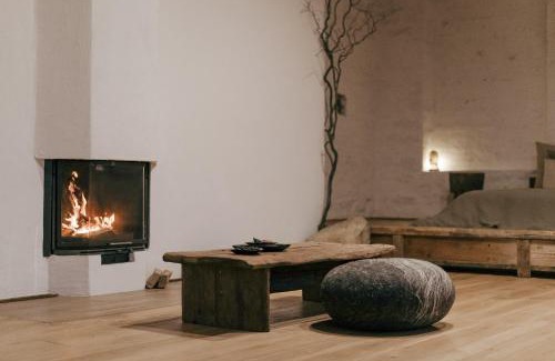 Kamenets-Podol'skiy Apartment | n o c t u r n e