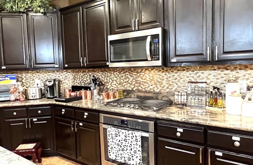 Tracy House | Nabor(6) cozy comfortable adorable stand-alone with private bathroom