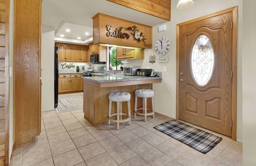 Oak Shores House | Naci Lakeview Retreat - Spa and Game Room!