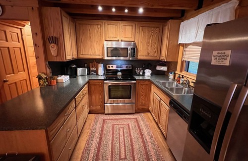 Elkton House | Naked Creek Cabin