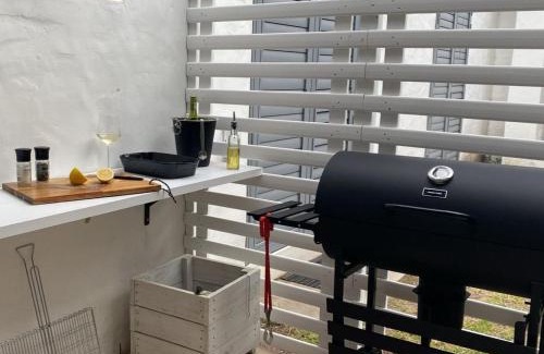 Paternoster House | Namaste Cottage - Garden Facing 2-sleeper Hideaway