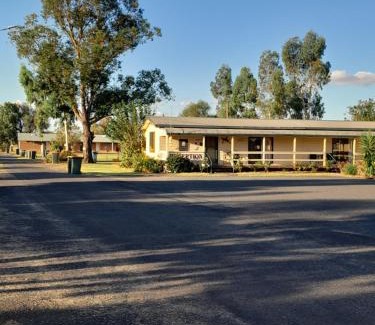 Narromine Hotel | Narromine Aerodrome Tourist Park and Motel