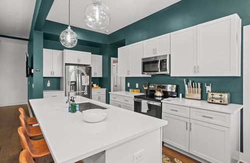 Historic Waverly House | Nashville Gem: Garage, Pets, and Near Downtown