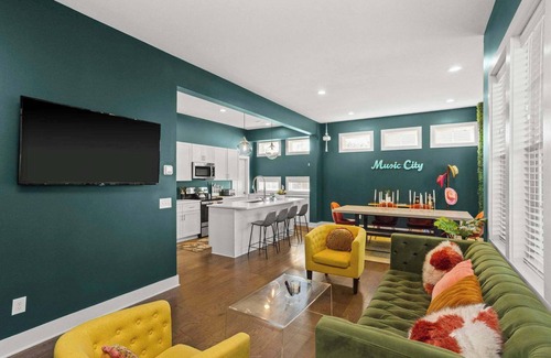 Historic Waverly House | Nashville Gem: Garage, Pets, and Near Downtown