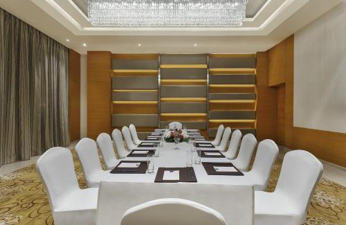 Jhansi Hotel | Nataraj Sarovar Portico