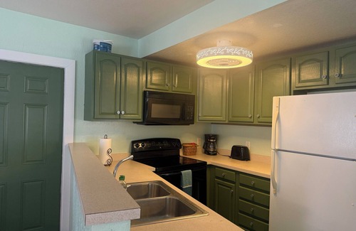 Inglis House | Nature Coast Inn and Cottages