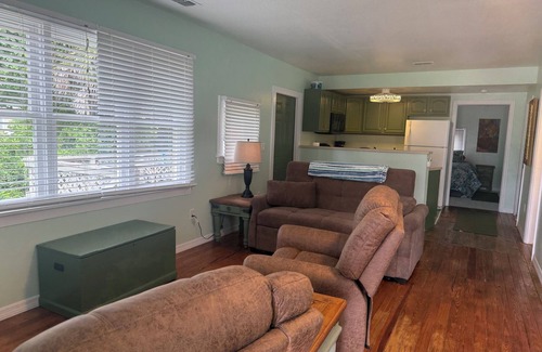 Inglis House | Nature Coast Inn and Cottages