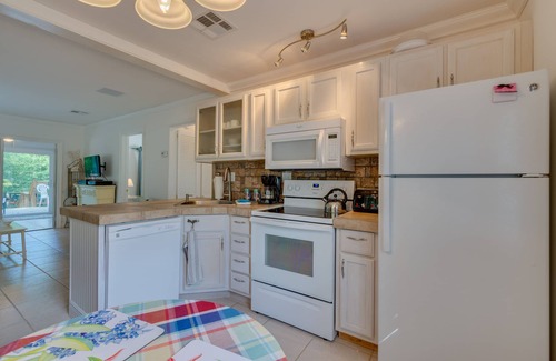 Nobleton Cottage | NATURE LOVERS RETREATnRELAX OR EXPLORE AT YOUR RIVER FRONT DOOR.nnnn