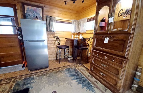 Oxford Cabin | Nature Nook Cabin, your peaceful hideaway ~ 25 mins to the Dells