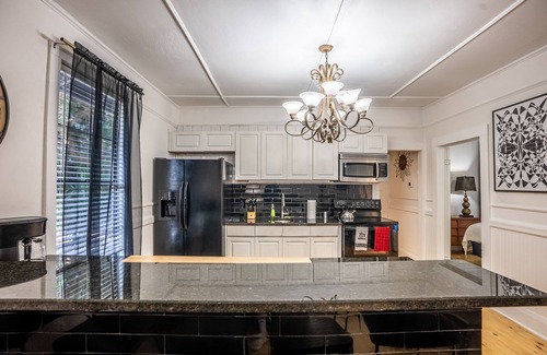 Sulphur Springs House | ☆Nature Park House☆ Cozy & Charming | Ace Location