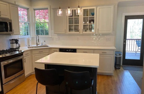 Apex House | Nature's Neighbor