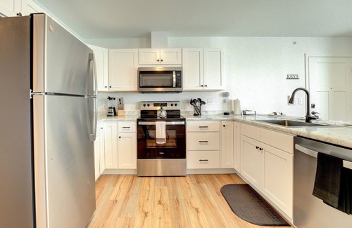 Auburn Apartment | Nature's Oasis: Tranquil 2BR+1BA Gem Only 2 Miles to Lewiston!