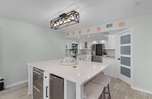 Fort Myers Beach House | Nature View Island Manor