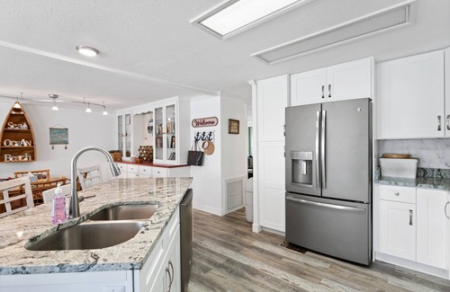 Signal Cove House | Nautical Haven 175 FT PRIVATE WATERFRONT/Dock/4 KAYAKS/5 MIN 4 GROCERIES