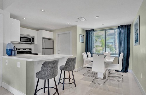 West Avenue Apartment | Nautilus Suite 2BD/2BA Miami Beach Villa Monaco