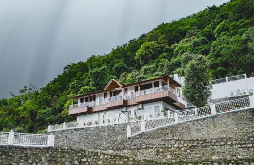 Bhimtal Hotel | Navya Stays