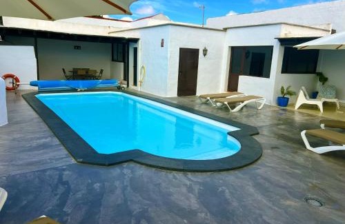 Nazaret Villa | Nazaret Villa with heated pool