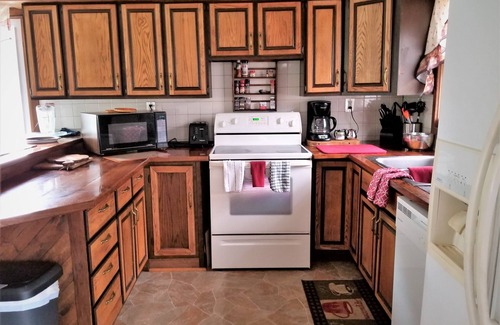 Notre Dame House | ☘ND Location,Location☘0.2mi E of Campus Walk 2 game 6bdr-2bath Home Plus Parking