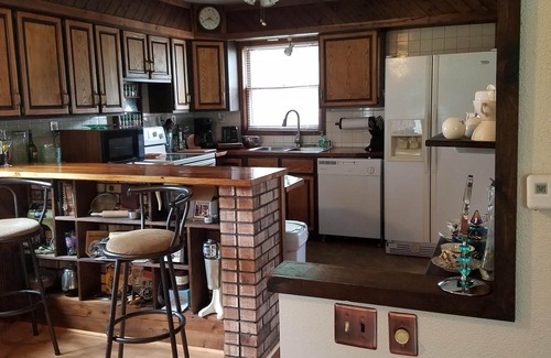 Notre Dame House | ☘ND Location,Location☘0.2mi E of Campus Walk 2 game 6bdr-2bath Home Plus Parking