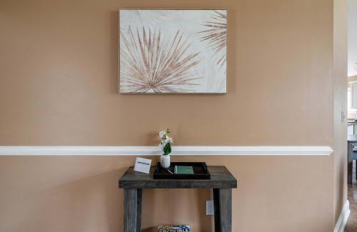 North Charleston House | Near Airport-20 Min to Downtown- Chucktown Retreat