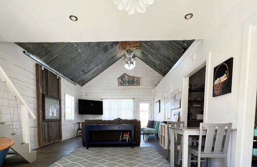 Culver House | Near Culver Academies - Lake Maxinkuckee - Notre Dame & South Bend!