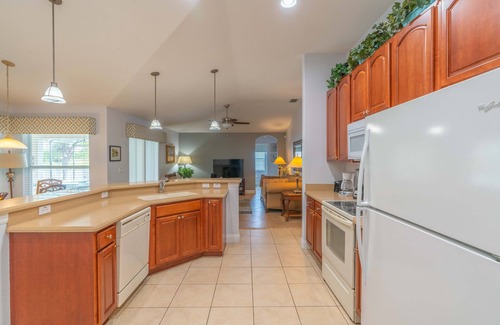 Buena Ventura Lakes Villa | Near Disney and USTA tennis campus - Pool Villa on the Lake - Stunning Views!