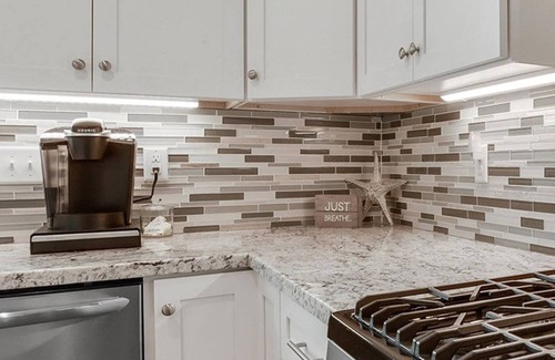 Gulfport House | Near Downtown & Beach/Luxury Linens/Chic Beach Cottage Retreat 5 Star Stay