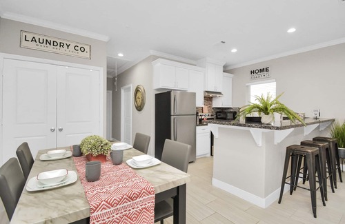 Conroe Apartment | Near Downtown Conroe✰King Suite✰Upstairs✰Fast Wifi
