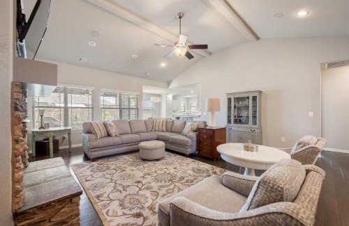 Bentonville - Fayetteville House | Near Hiking and Biking Convenient Home in Rogers!