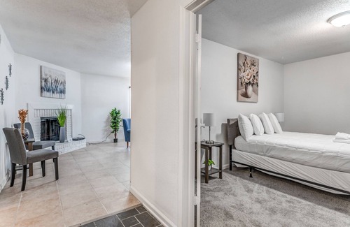 Hickory Hill Hotel | Near Parks Tranquil Fox Trails