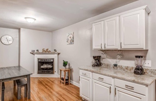 Memphis House | Near Parks, Zoo, & Downtown! Colonial Acres Abode