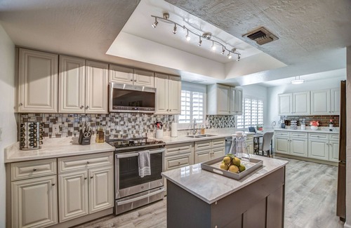 Paradise Valley Village House | Near Scottsdale IMPRESSIVE 4bd room home large lot with temp controlled pool