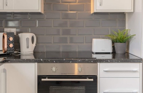 Nelson House | Nearby Station and Motorway links