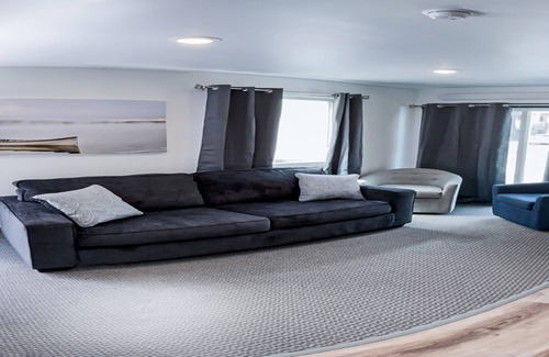 Sheridan Cabin | Nelson Inn - Connex-4