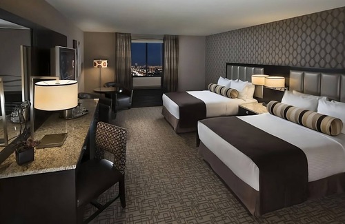 Downtown Las Vegas Hotel | Neon Capital of the World! 2 Great Units, Casino, Pool, Bar!